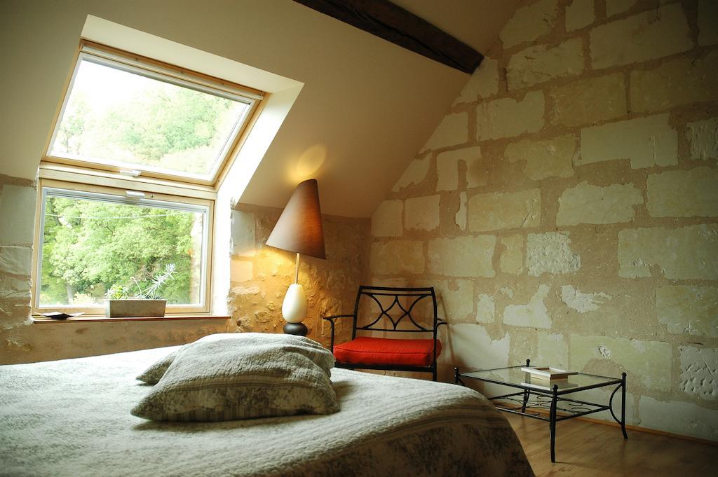 Les Pierres D'Aurele Chambres D'Hotes Saint Georges sur Cher Ruang foto